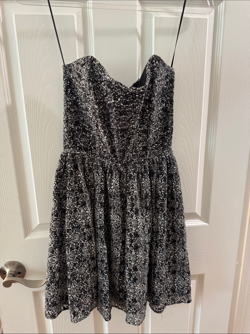 AQUA Black and White Floral Strapless Dress